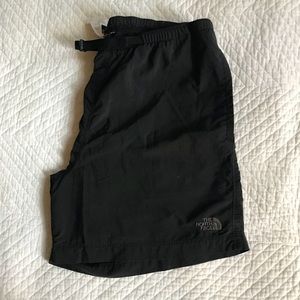 HIKING SHORTS